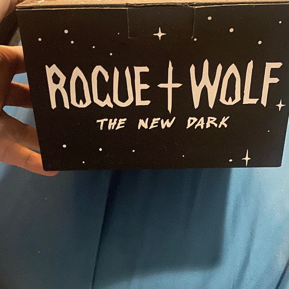 Rouge & Wolf